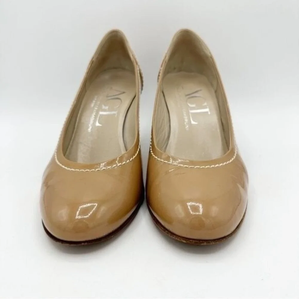 AGL Tan Nude Patent Leather Flex‎ Heels w/Cream Topstitching Sz 37 EU/6.5-7 US